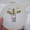 broderie de vase de fleurs