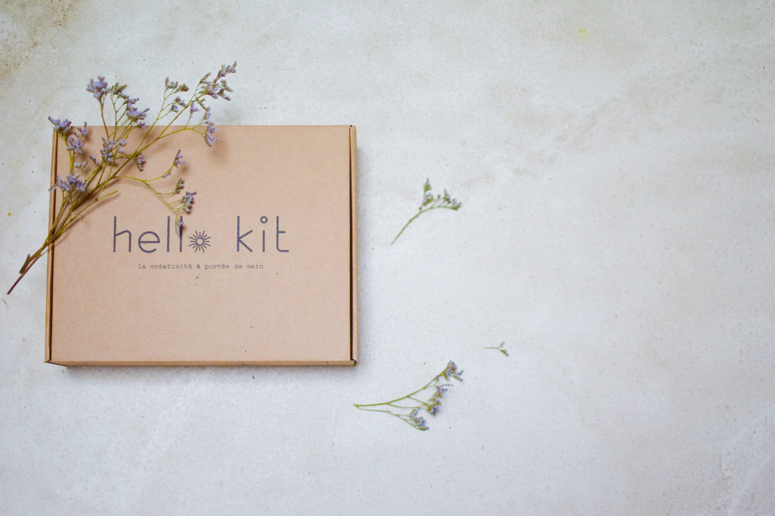 box hello kit- carte cadeau- coffret cadeau- cadeau original- cadeau créatif- cadeaux- femme- couple- loisirs créatifs- bien-être- kit- diy- do it yourself- ecoresponsable