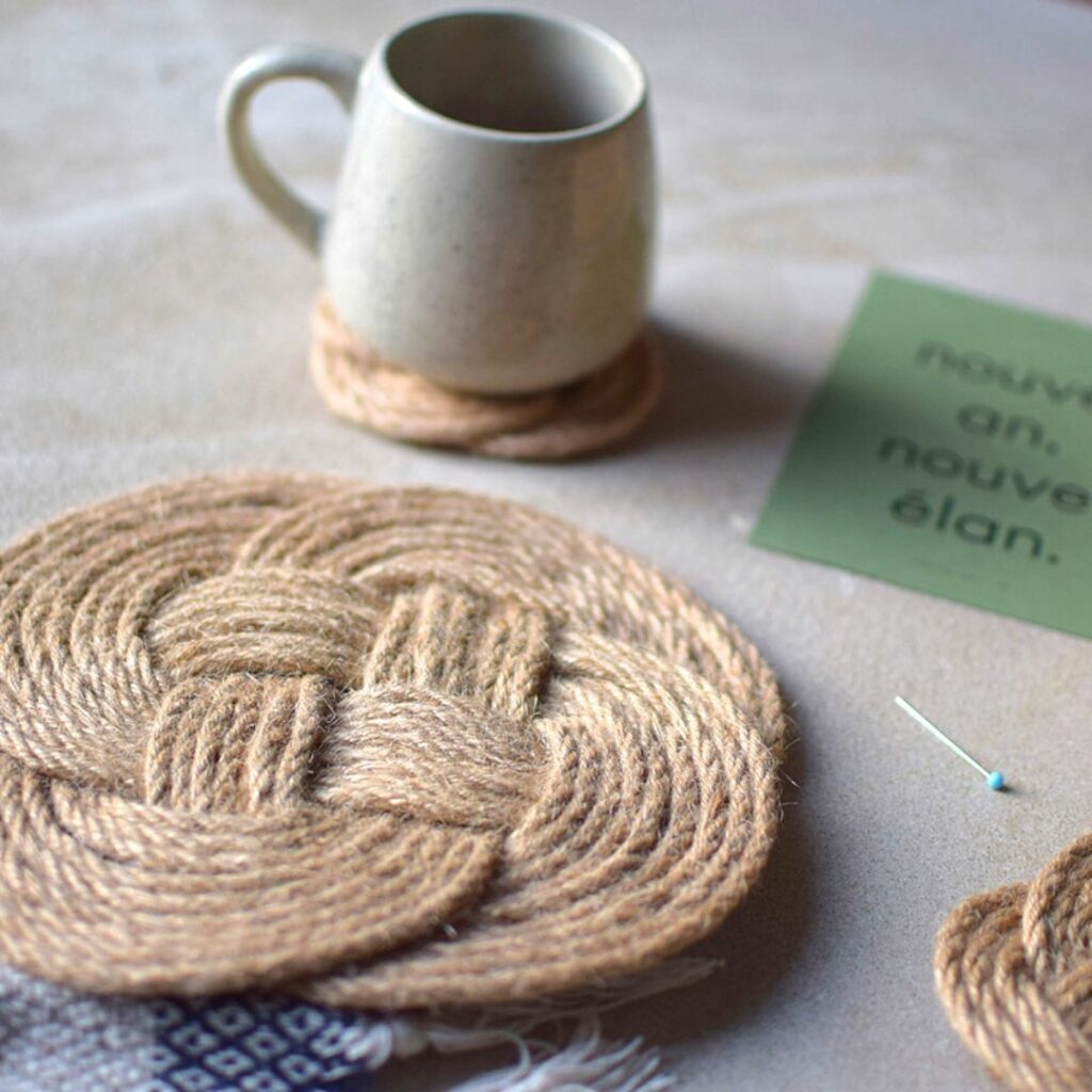 Box DIY Fabriquer Des Dessous De Verres Et De Plat En Cordage Hello Kit box-diy-fabriquer-des-dessous-de-verres-et-de-plat-en-cordage-hello-kit