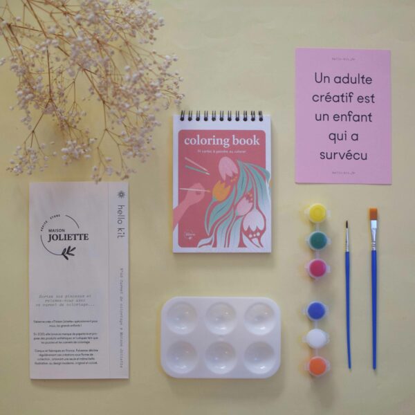 "Kit DIY coloriage personnalisé avec pinceaux et couleurs" ou "Créer votre œuvre d'art avec le kit DIY coloriage personnalisé".