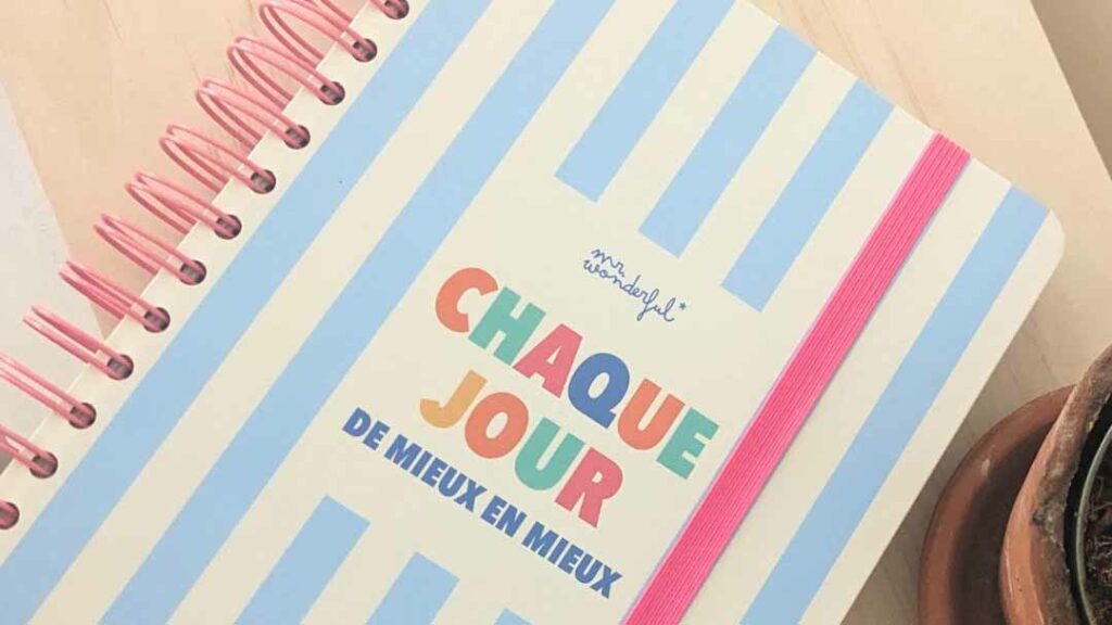 septembre- rentrée- scolaire- hello kit- journal- écrire- journaling- diy- créativité- portrait- femme- déco- décoration- intention- objectif- équilibre- vie pro- perso- bullet journal- lecture- box- créative- fondatrice- empowerment- lifestyle- fait main- slow life- agenda