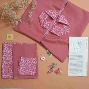 kit- couture- débutant- tarte- quiche- coudre- box- créativité- sans machine- projet diy- rose- fleurs- pique- nique- été- coutures- hello kit- cadeau- femme- original- créative