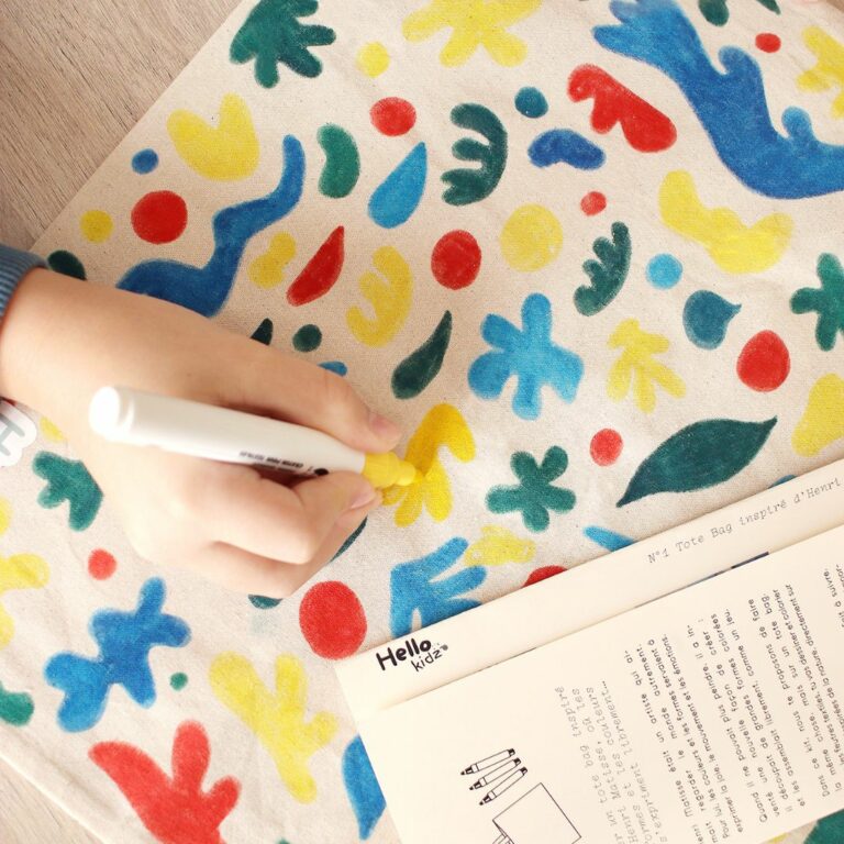 sac- tote bag- textile- coton- bio- dessin- inspiration- henri- matisse- artiste- art- loisirs créatifs- activités manuelles- enfants- diy- do it yourself- dessin- couleurs- coloris- feutres- tuto- hello kit- hello kidz- box enfant- box créative- box bien être- slow- parentalité