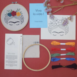 kit- créatif- adulte- broderie- débutant- frida kahlo- couleurs- tambour- decoration- hello kit- diy- do it yourself- créativité- loisirs- activités manuelles