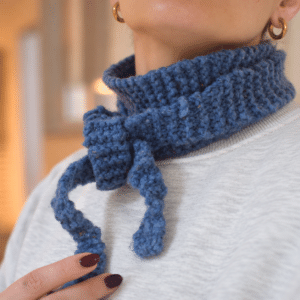 kit diy pour apprendre aux débutants à tricoter un foulard en laine bleue