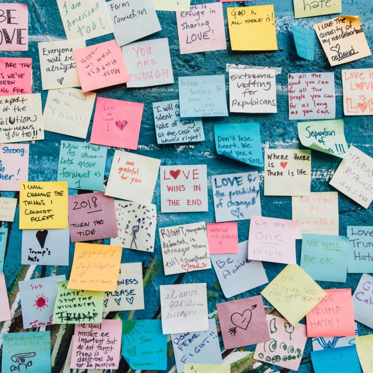 décembre- box- diy- nouvel an- nouvelle année- 2025- 2026- résolutions- intentions- objectifs- activités créatives- activités manuelles- loisirs créatifs- moment à soi- moment à moi- slow life- cocooning- hello kit- kit- do it yourself- fait main- idée -cadeau- femme- original- créatif- créative